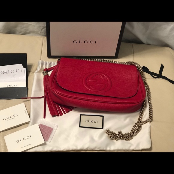 Gucci Handbags - Gucci soho bag with chain